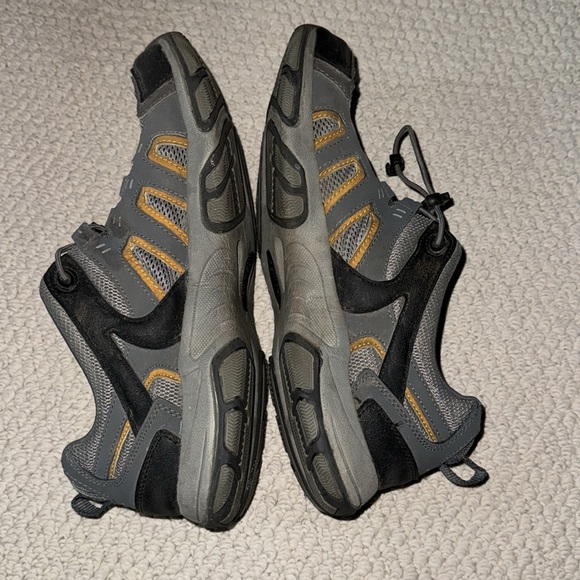 Khombu reef shark sneakers size 10 - Picture 3 of 8